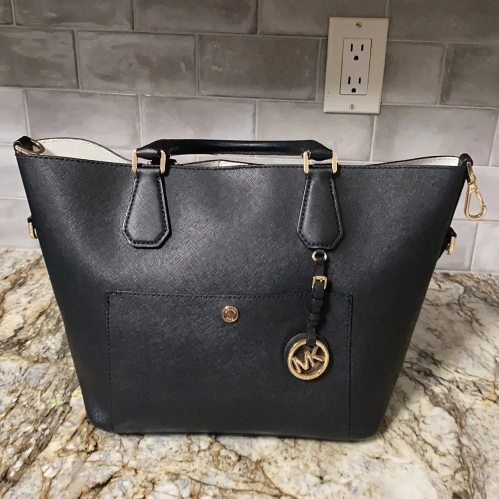 Michael Kors Jet Set TZ Snap Pocket Shoulder Bag